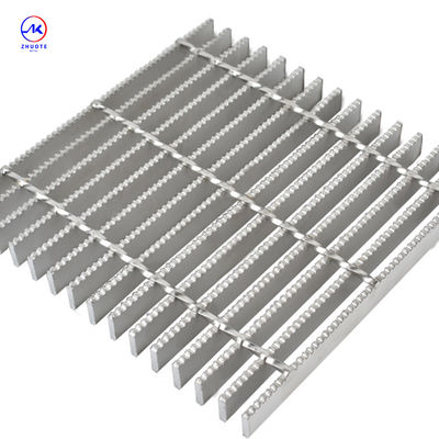 Bright On Surface Flat Steel Grating With 30mm Bearing Bar Pitch Efficiency