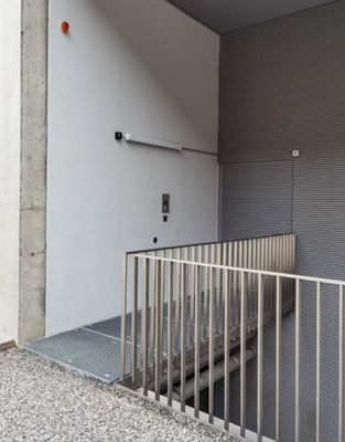Q345 Grade Non Slip Flat Bar Type Steel Grating Platform For Safe Durable Flooring Solution