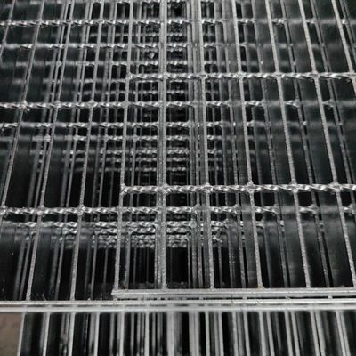 6mm Cross Bar Size Industrial Steel Grating for Garge Heavy Duty Steel Construction
