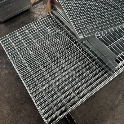 Industrial steel grating features professional parameters and complies with OSHA and EN performance standards.
