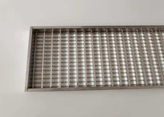 SS304 Steel Flooring Grating Press-Locked Trench Cover Size 20*4mm  And 600mm Width