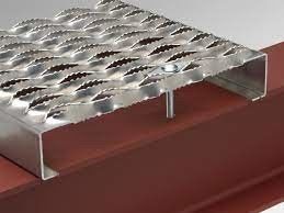 High Quality Strength Diamond Grip Grating Safety Strut Stair Treads