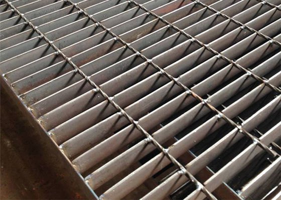 High Loading Strength Black Galvanized Steel Grating Walkway