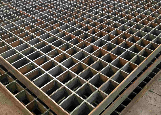 High Loading Strength Black Galvanized Steel Grating Walkway