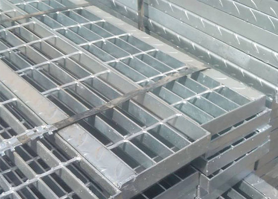 Heavy Duty Q235 Industrial Steel Grating For Warehouse Decks Chemical Workshops Walk Platforms