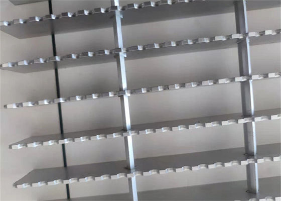 T6063 Material Aluminum Bar Grating Anodizing Treatment Rooftop Safety Serrated Walkway