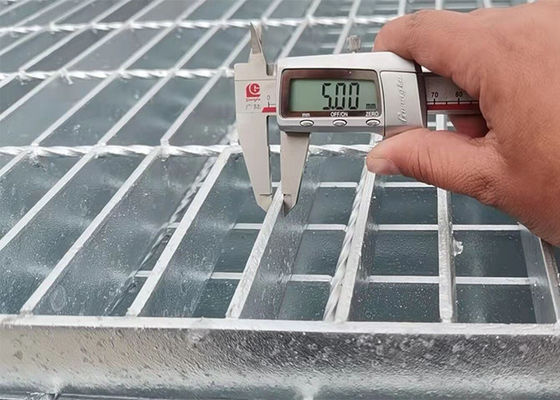 Customizable Construction Sites serrated steel bar grating Resistant Corrosion