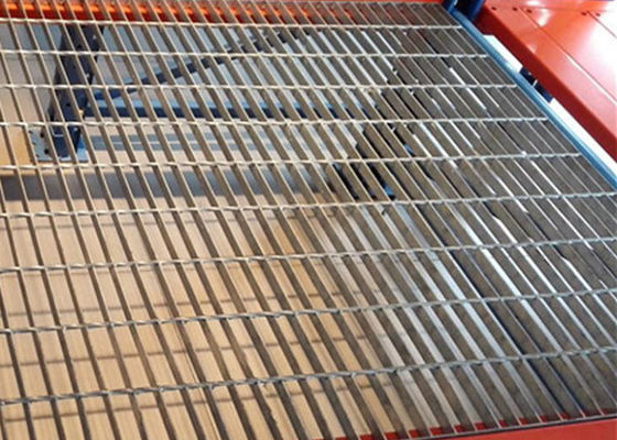 Hot Dipped Galvanized Serrated Steel Grating Shelves Pallet Racking / Display Racks