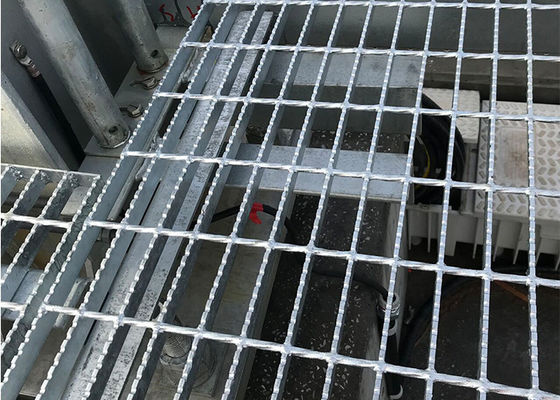 Metal Walkway Catwalk Galvanized Serrated Bar Grating Yb/T4001 Standard