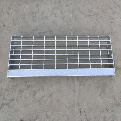 Anti Slip Bolted Fixing Galvanized Metal Stair Treads From Steel Grating Steps