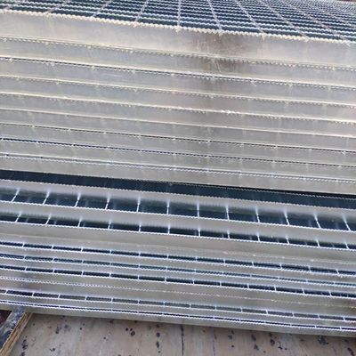 Anti Slide Galvanized Steel Serrated Bar Grate Light Weight For Stair Tread