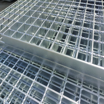 Hot Dip Galvanized Serrated Steel Grating Welded Floor Walkway Anti Slip