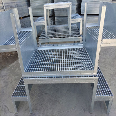 403/30/100 Galvanized Steel Rod Grating On Industrial Machinery Platforms