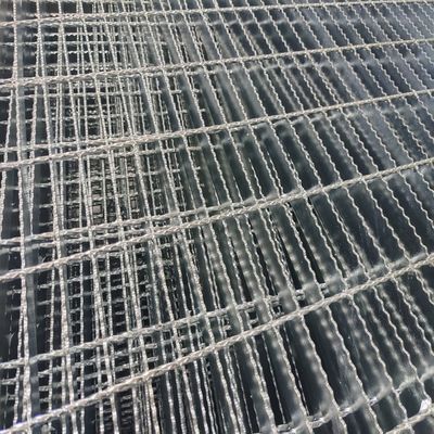 Galvanized Serrated Steel Grating With Anti Slip Drainage 30mm Bearing Bar Pitch OEM Available