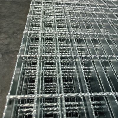 Cheap Convenient Hot Dipped Galvanized Serrated Grating 30 X 5 Mm Galvanized Toothed Steel Grating