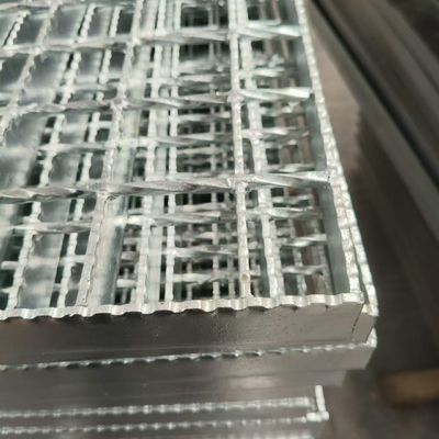 OEM Industrial Steel Grating Manufactured According to Customer Requirements