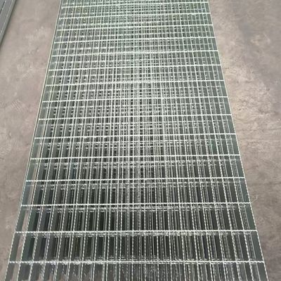 Steel grid plate with anti-slip and anti-wind drainage, which can be used for a long time in the mine
