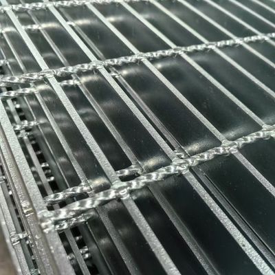 Smooth Silver Bearing Bar Galvanized Flat steel grating with 3mm Crossbars