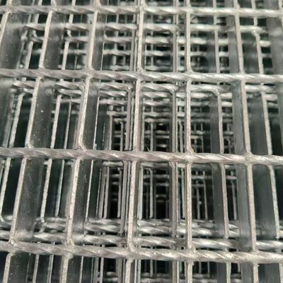 Industrial 19 W 4 Steel Grating Dependable Choice For Long Lasting Flooring