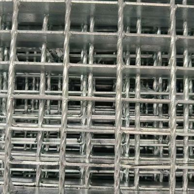 Easy-Clean Steel Gratings: Hygienic and Low-Maintenance for Busy Areas