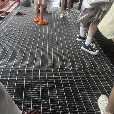 Galvanized Plain Bearing Bar Type Industrial Steel Grating For High Temperature Environments Strong Tolerance Press Welding Process