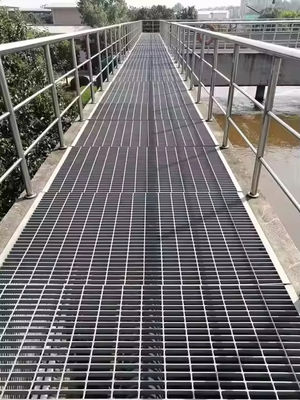 Good Ventilation Industrial Steel Grating Press Welding Process 6mm Cross Bar Size