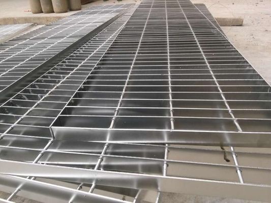 Plain Bar Industrial Steel Grating , Steel Floor Panels Polishing Treatment