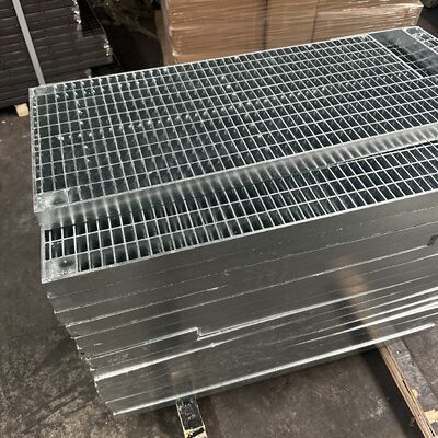 Industrial steel grating features standard cross spacing for balanced load performance and cost efficiency.
