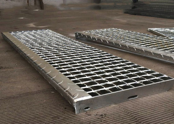Non Slip Weld Steel Stair Treads Grating , Safety Grating Stair Treads