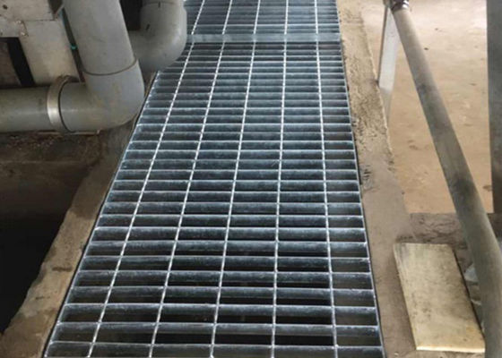 Hot Dip Galvanized Grating Trench Cover , Trench Grates For Driveways