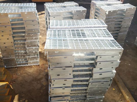 Q235 Hot Dipped Galvanized 255/30/100 Steel Stair Treads Grating