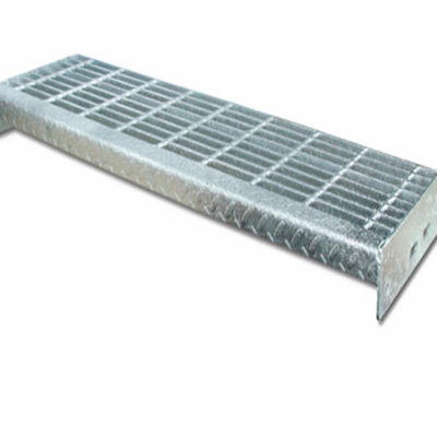 Screw Fixation Stainless 25x5 Bar Grating Treads For Industrial Steps
