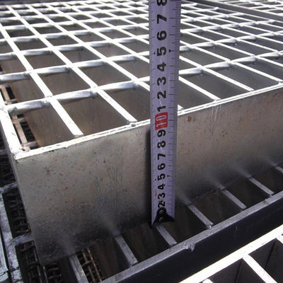 Q235 Mild Carbon Hot Dip Galvanized 316 Stainless Steel Grating For Platfrom Walkway Stair Treads