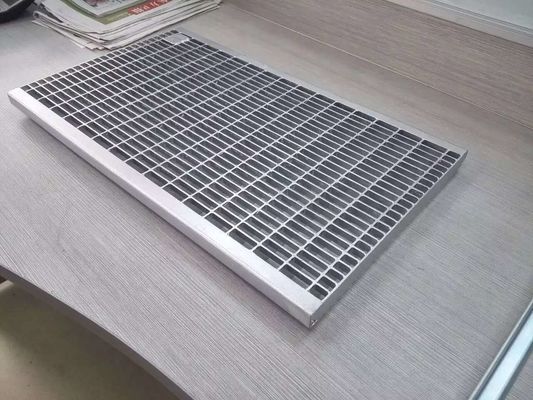 Stainless Hot Dip Galvanized Catwalk 3MM Bar Grating Stair Treads T1 / T2 / T3 / T4