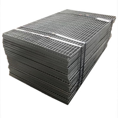 325/30/100 Standard Size Galvanized Steel Grating Strong Impact For Industrial