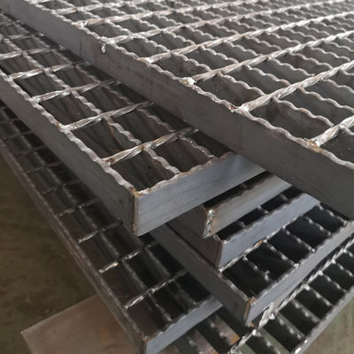 Nosing Steel Stair Treads Grating / Steel Grating Platform Slip Resistance