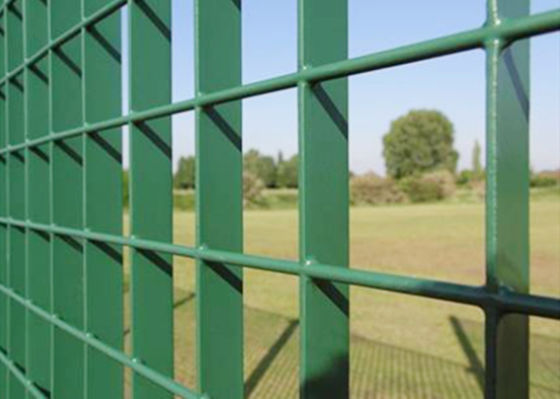 Anti Corrosion 2mm Metal Fence Grating Low Carbon Painting