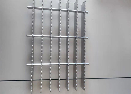 T6063 Material Aluminum Bar Grating Anodizing Treatment Rooftop Safety Serrated Walkway