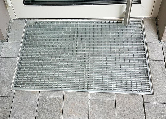 Galvanized 30mm Thickness Industrial Steel Grating Doormats Pressed Mesh 30x30mm