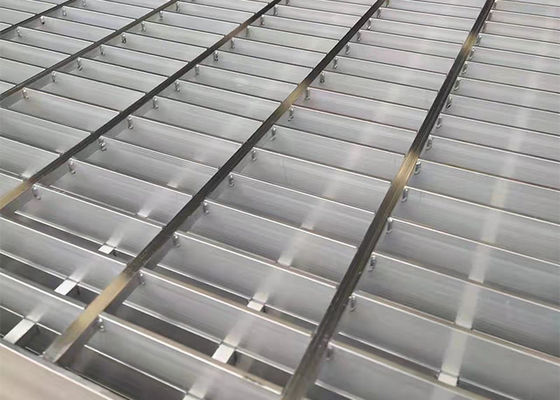 Aluminum 6063 Alloy Metal Grate Stair Treads For Industrial Walkway