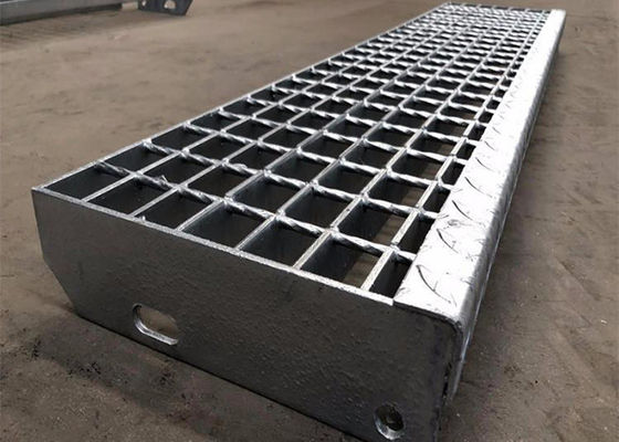 Low Carbon Steel Bar Grating Stair Treads Anti Slip Surface For Industrial Walkway Platform