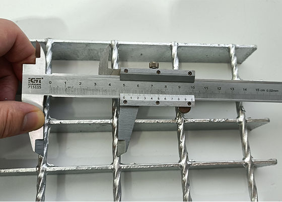 Industrial Steel 19w4 Grating Spacing With 50 100mm