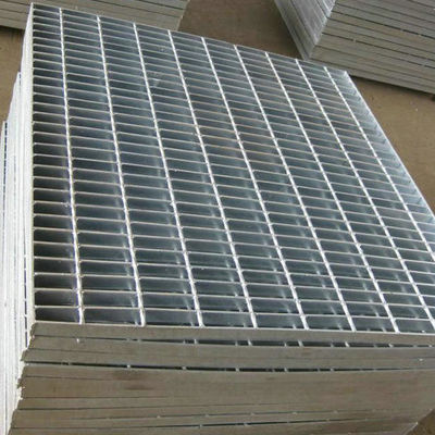 Rooftop Safety Walkway Steel Grating Hot Dip Galvanized Serrated