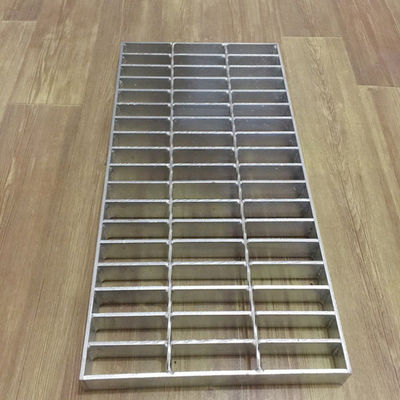 Metal building Steel Walk Grating Hot Dipped Galvanized 25*5mm Steel Grating